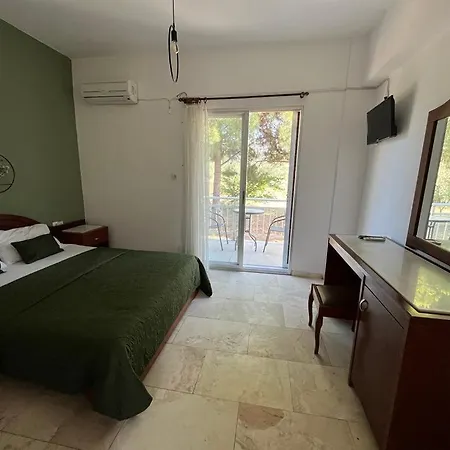 Lamar Inn Órmos Prínou